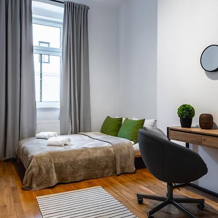 Stylish Designed Apartment In A Calm District Viena Exterior foto