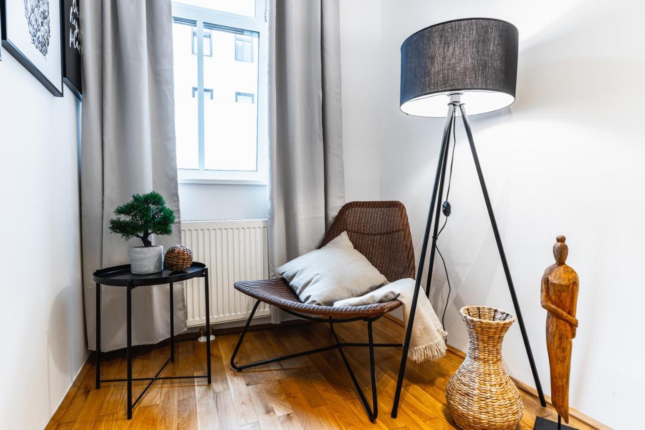 Stylish Designed Apartment In A Calm District Viena Exterior foto