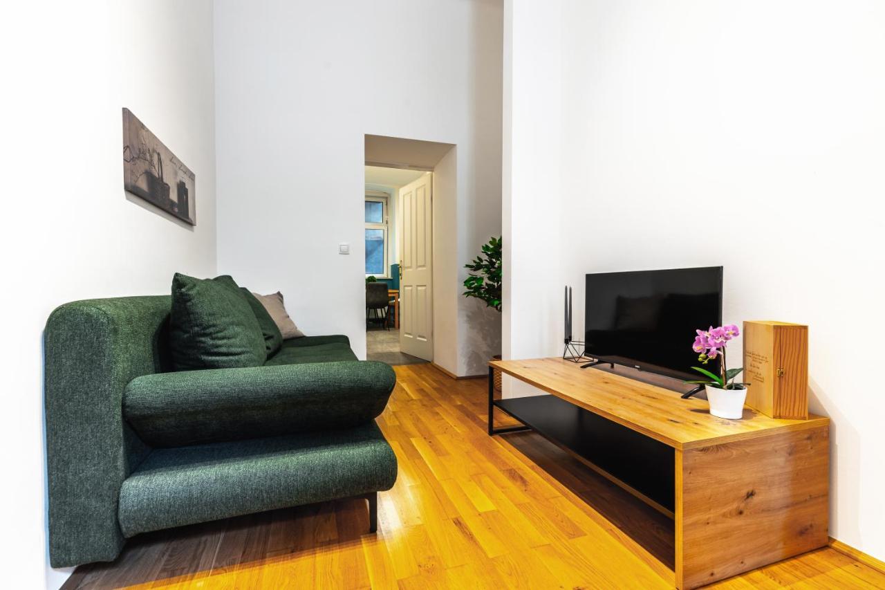 Stylish Designed Apartment In A Calm District Viena Exterior foto