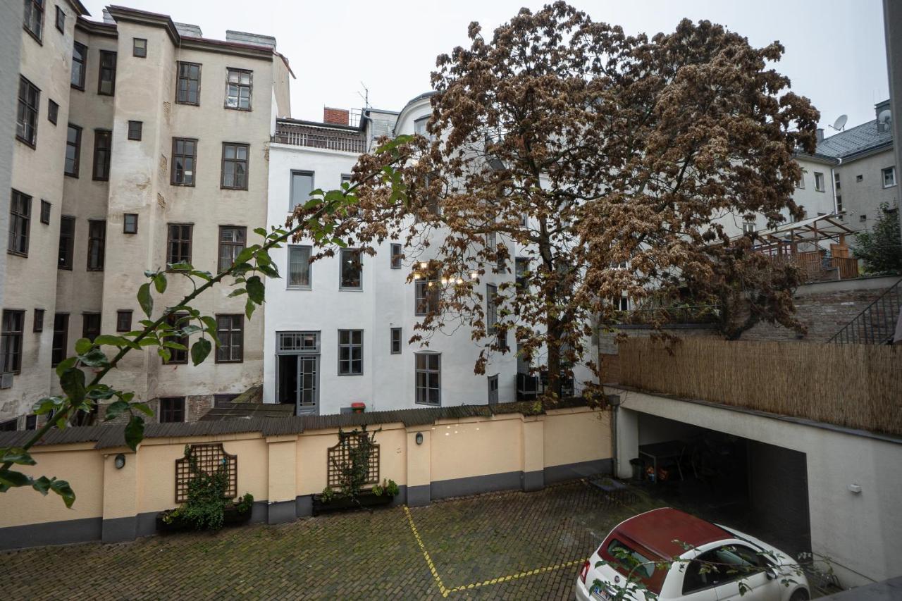 Stylish Designed Apartment In A Calm District Viena Exterior foto